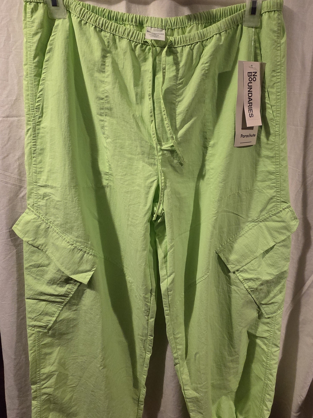 No Boundaries Men’s Lime Green Cargo Pants